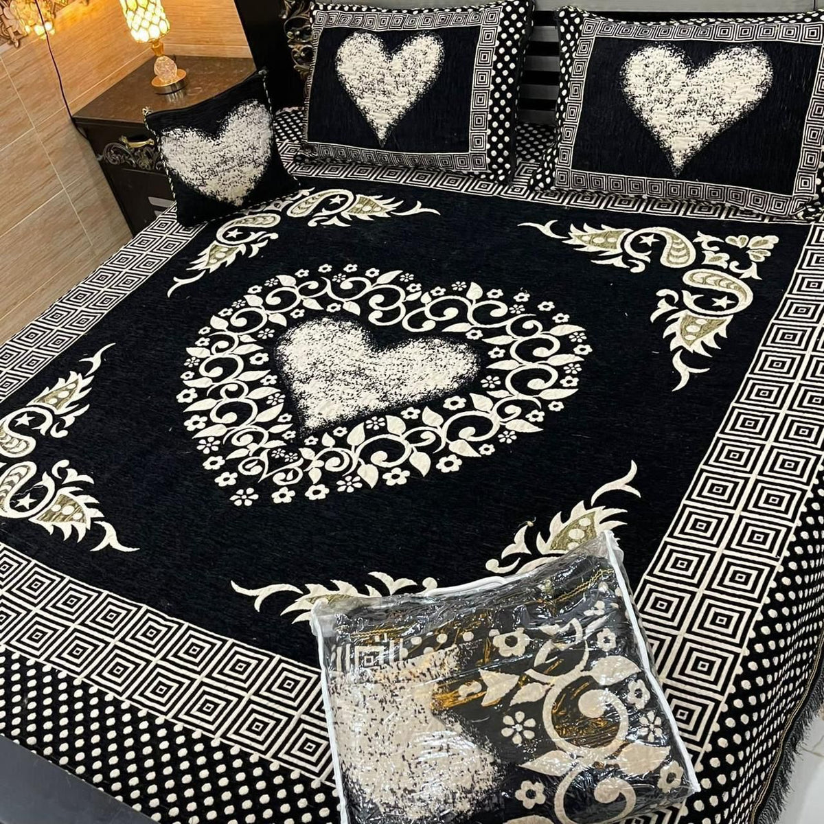 4 pc velvet jacquard bedsheet
